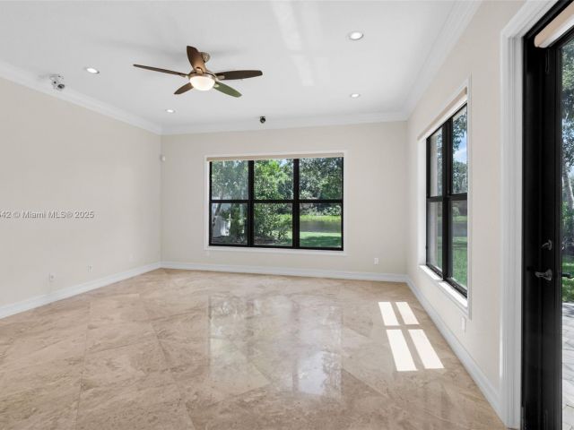 Дом в аренду по адресу 8944 Little Falls Way - фото 6069870