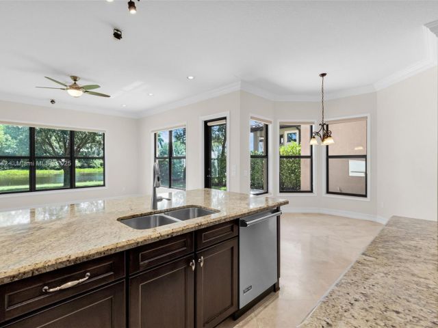 Дом в аренду по адресу 8944 Little Falls Way - фото 6069872