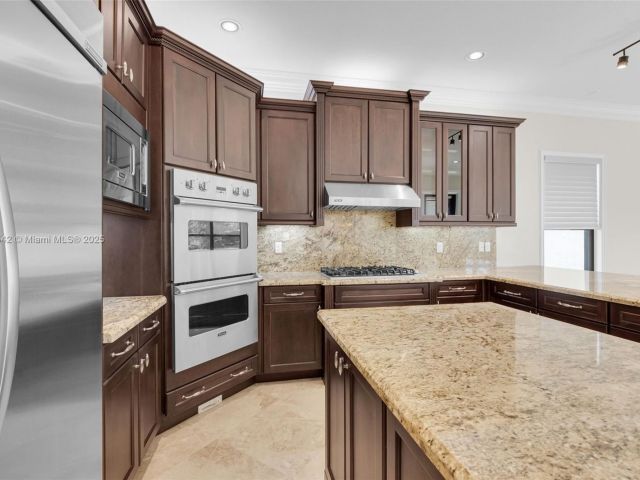 Дом в аренду по адресу 8944 Little Falls Way - фото 6069874