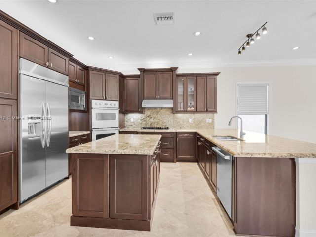 Дом в аренду по адресу 8944 Little Falls Way - фото 6069875