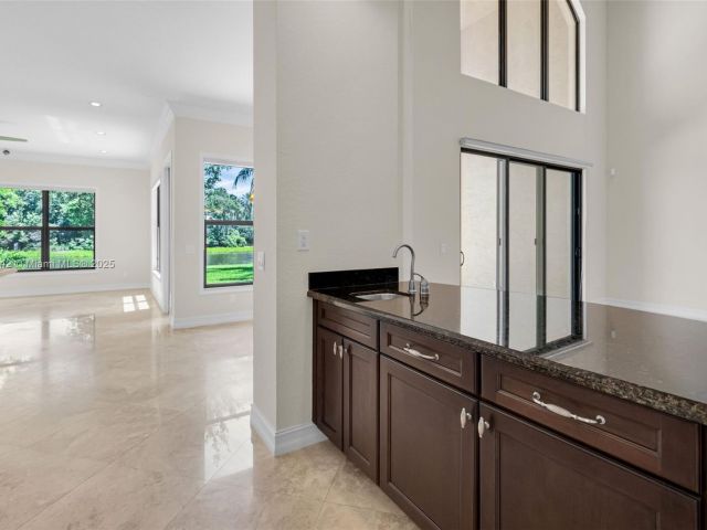 Дом в аренду по адресу 8944 Little Falls Way - фото 6069877