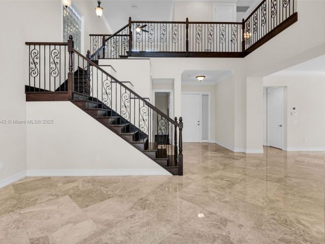 Дом в аренду по адресу 8944 Little Falls Way - фото 6069880