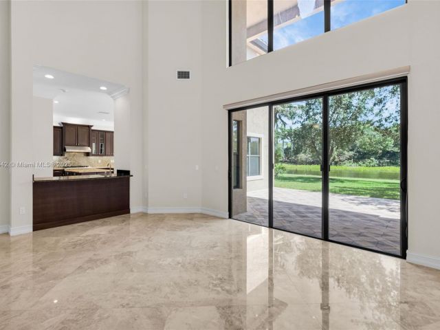 Дом в аренду по адресу 8944 Little Falls Way - фото 6069881