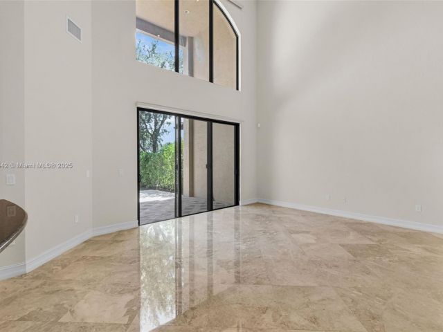 Дом в аренду по адресу 8944 Little Falls Way - фото 6069882