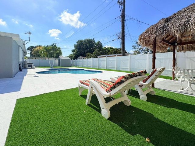 Продажа дома по адресу 1034 Almeria Road - фото 6134185