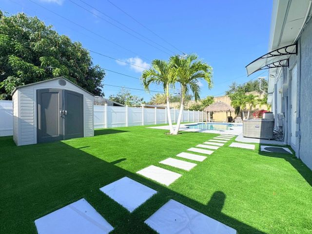 Продажа дома по адресу 1034 Almeria Road - фото 6134186