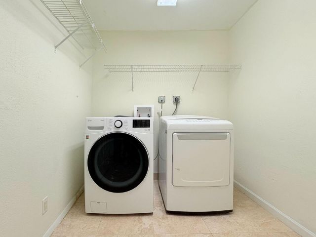 Продажа дома по адресу 1034 Almeria Road - фото 6134188