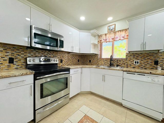 Продажа дома по адресу 1034 Almeria Road - фото 6134189