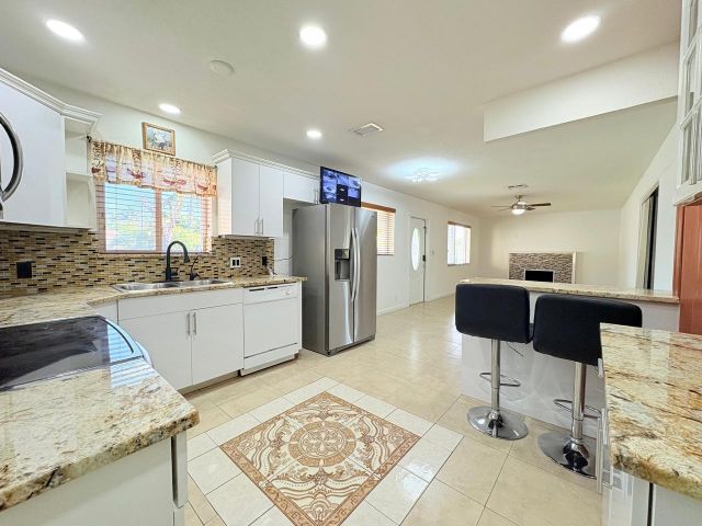 Продажа дома по адресу 1034 Almeria Road - фото 6134193