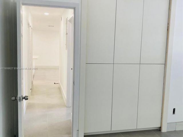 Продажа дома по адресу 2820 NW 14th Ct - фото 6085197