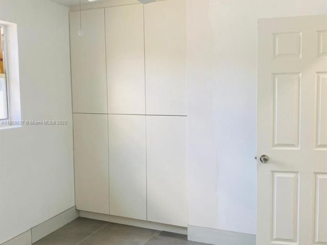 Продажа дома по адресу 2820 NW 14th Ct - фото 6085201