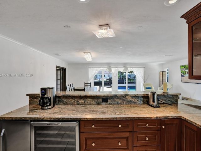 Дом в аренду по адресу 3100 NE 56th Ct - фото 6075662