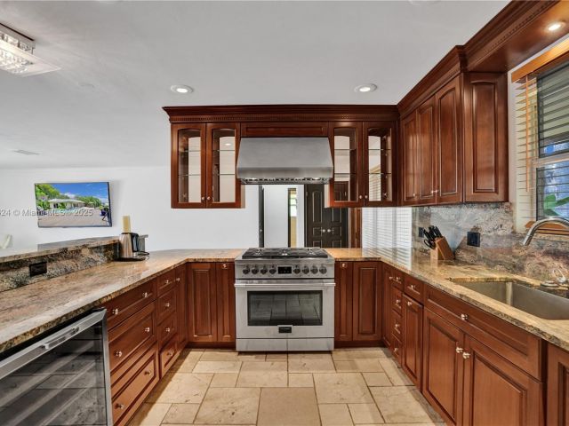 Дом в аренду по адресу 3100 NE 56th Ct - фото 6075664