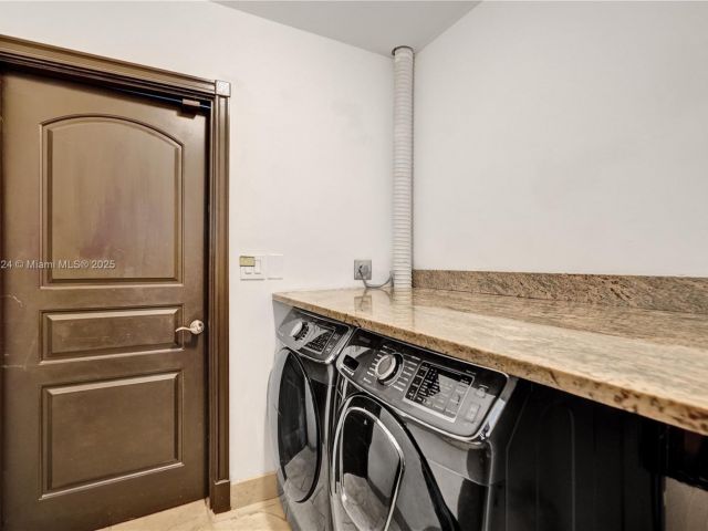 Дом в аренду по адресу 3100 NE 56th Ct - фото 6075671