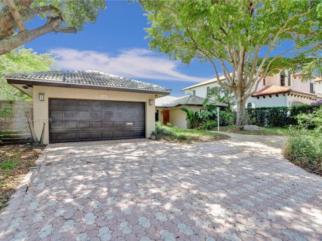 Дом в аренду по адресу 3100 NE 56th Ct - фото 6075675