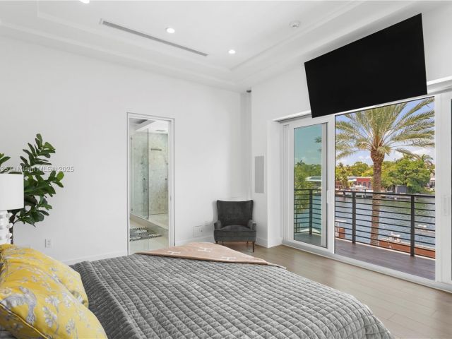 Продажа дома по адресу 12880 N Bayshore Dr - фото 6067336