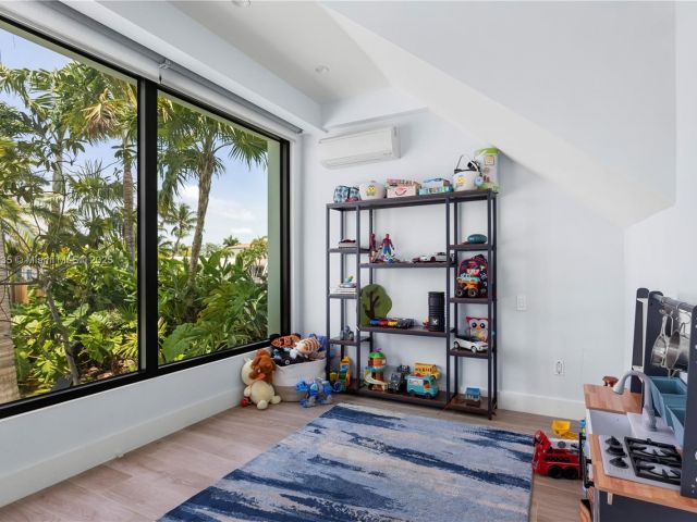 Продажа дома по адресу 12880 N Bayshore Dr - фото 6067340