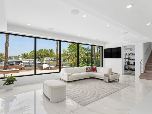 Продажа дома по адресу 12880 N Bayshore Dr - фото 6067341