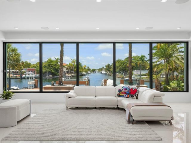 Продажа дома по адресу 12880 N Bayshore Dr - фото 6067342