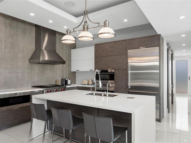 Продажа дома по адресу 12880 N Bayshore Dr - фото 6067347