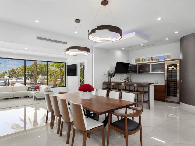 Продажа дома по адресу 12880 N Bayshore Dr - фото 6067348