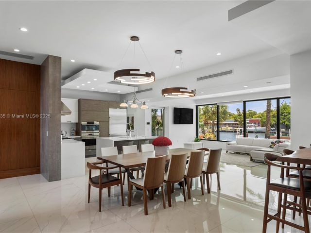 Продажа дома по адресу 12880 N Bayshore Dr - фото 6067349