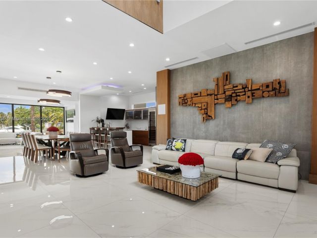 Продажа дома по адресу 12880 N Bayshore Dr - фото 6067350