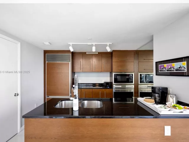 Продажа квартиры #1604 - фото 6091475