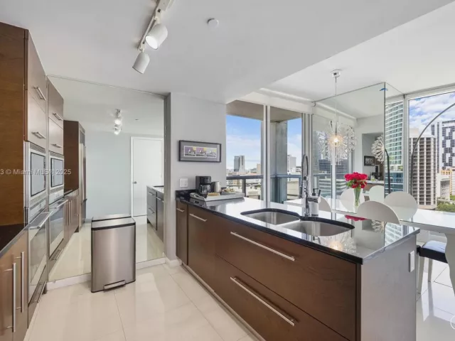 Продажа квартиры #1604 - фото 6091476