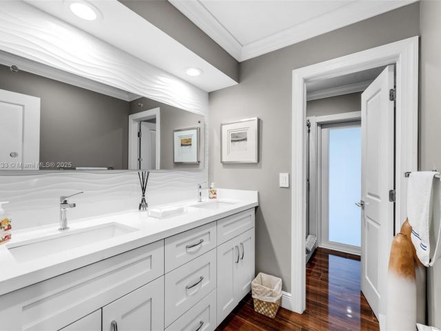 Продажа дома по адресу 13501 SW 107th Ave - фото 6069247