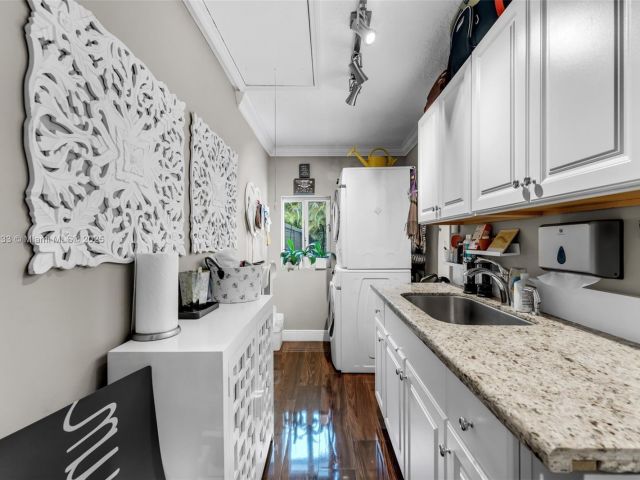 Продажа дома по адресу 13501 SW 107th Ave - фото 6069248