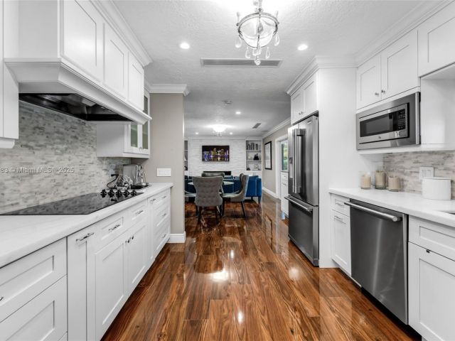 Продажа дома по адресу 13501 SW 107th Ave - фото 6069249