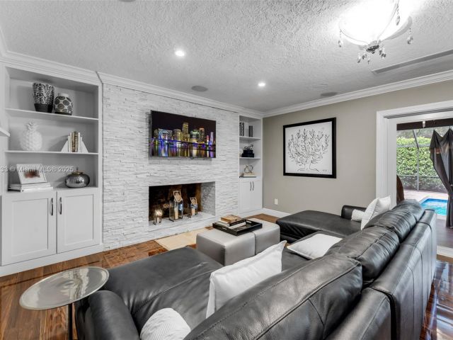 Продажа дома по адресу 13501 SW 107th Ave - фото 6069252