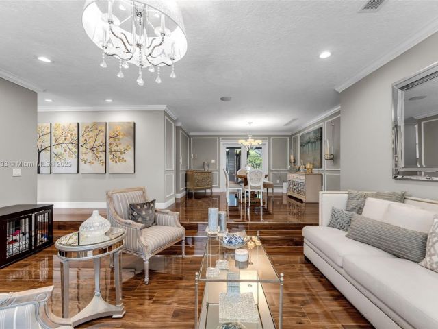 Продажа дома по адресу 13501 SW 107th Ave - фото 6069255