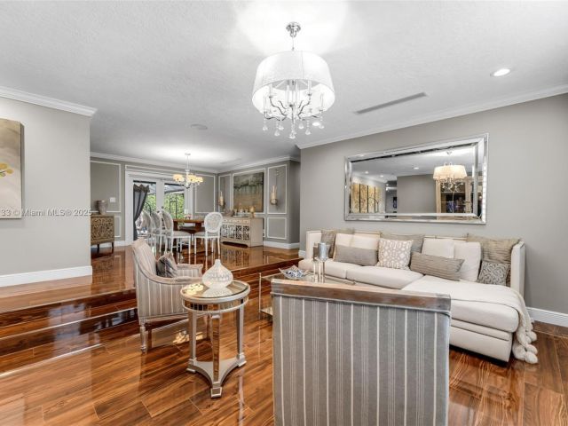 Продажа дома по адресу 13501 SW 107th Ave - фото 6069256