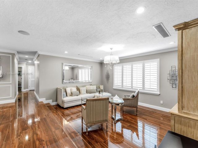 Продажа дома по адресу 13501 SW 107th Ave - фото 6069258