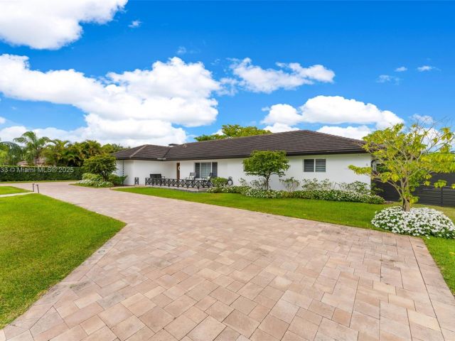 Продажа дома по адресу 13501 SW 107th Ave - фото 6069262