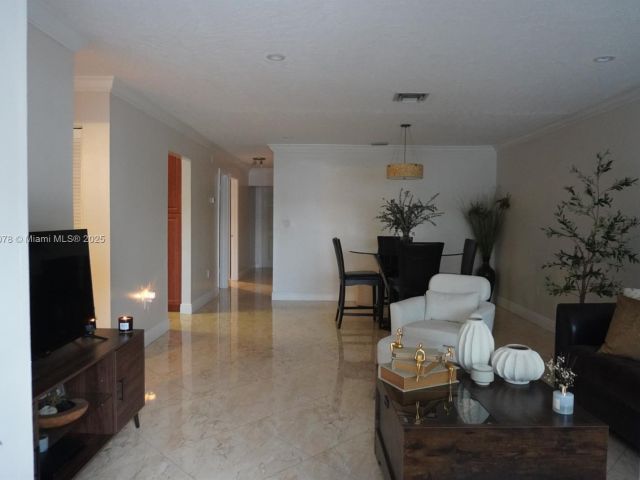 Продажа дома по адресу 19423 NW 53rd Pl - фото 6109696