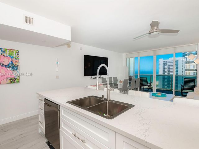 Продажа квартиры #1605 - фото 6118820