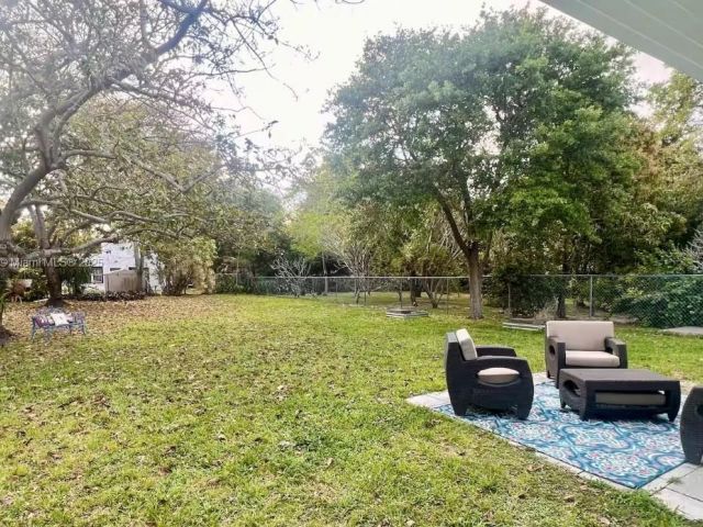 Дом в аренду по адресу 12530 NE 4th Ave - фото 6069831