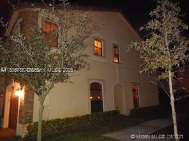 Дом в аренду по адресу 3252 NW 103 Place 3252 - фото 6069696