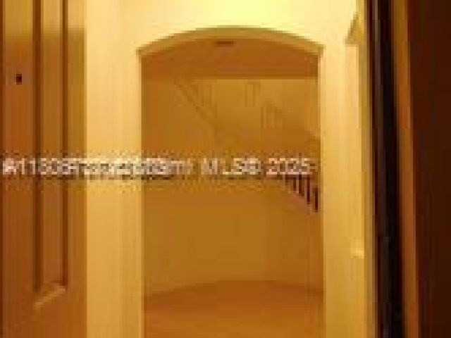 Дом в аренду по адресу 3252 NW 103 Place 3252 - фото 6069697