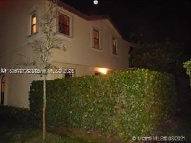 Дом в аренду по адресу 3252 NW 103 Place 3252 - фото 6069698