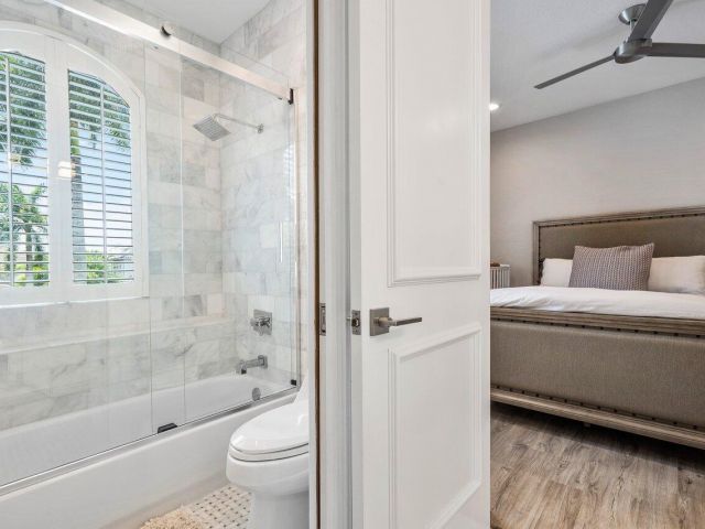 Продажа дома по адресу 6379 Avalon Pointe Court - фото 6077824