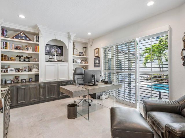 Продажа дома по адресу 6379 Avalon Pointe Court - фото 6077827