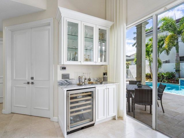 Продажа дома по адресу 6379 Avalon Pointe Court - фото 6077828