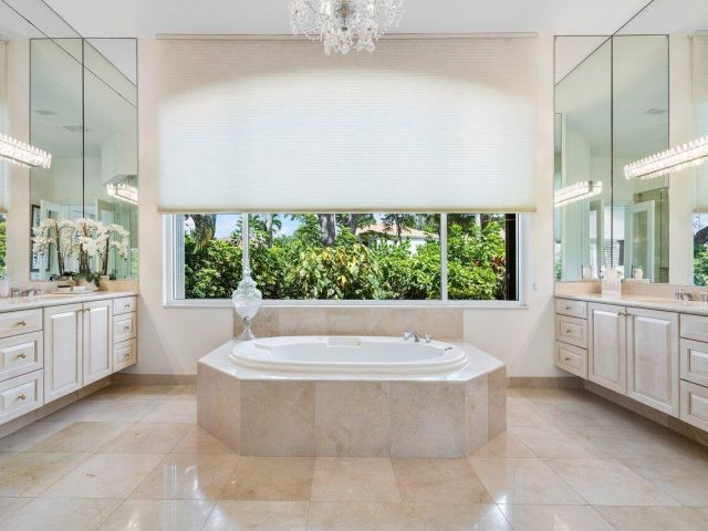 Продажа дома по адресу 6379 Avalon Pointe Court - фото 6077831