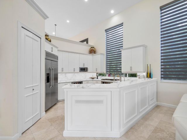 Продажа дома по адресу 6379 Avalon Pointe Court - фото 6077835