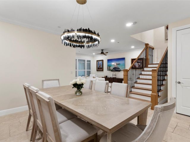 Продажа дома по адресу 220 NE 15th Ave 220 - фото 6131130