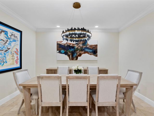 Продажа дома по адресу 220 NE 15th Ave 220 - фото 6131131